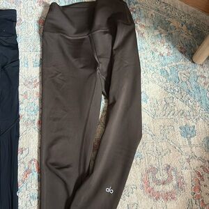 Excellent condition alo yoga pants size small